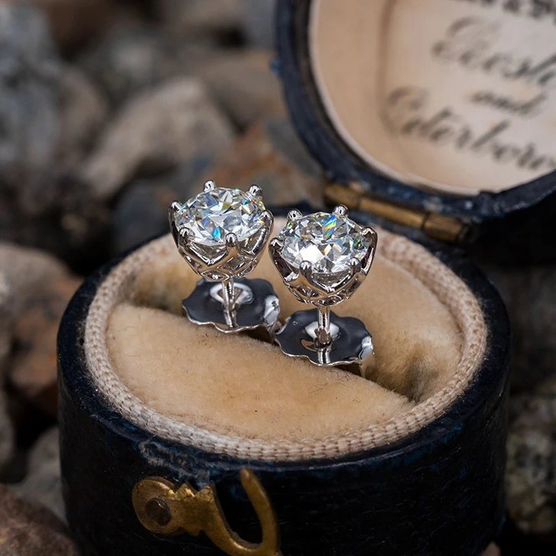 Women's 925 Sterling Silver Moissanite Stud Earrings