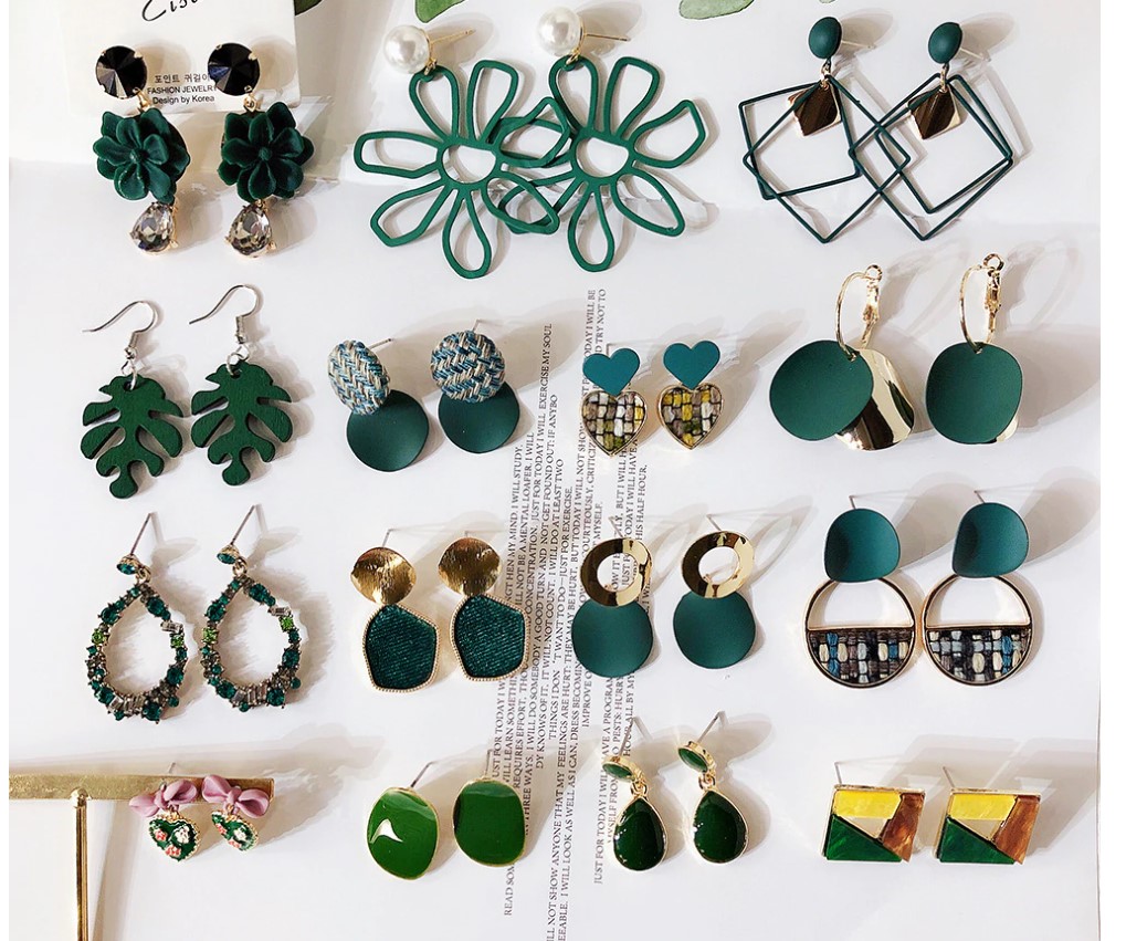 Women's Fashion Irregular Shaped Earrings